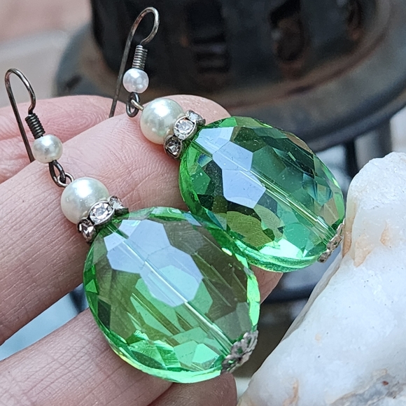 Bright Green Large Crystals Silver Pearls Earrings Sparkling Boho Jewelry - Picture 1 of 11